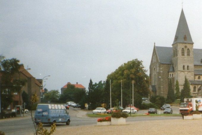 Dorpsplein anno 1993.